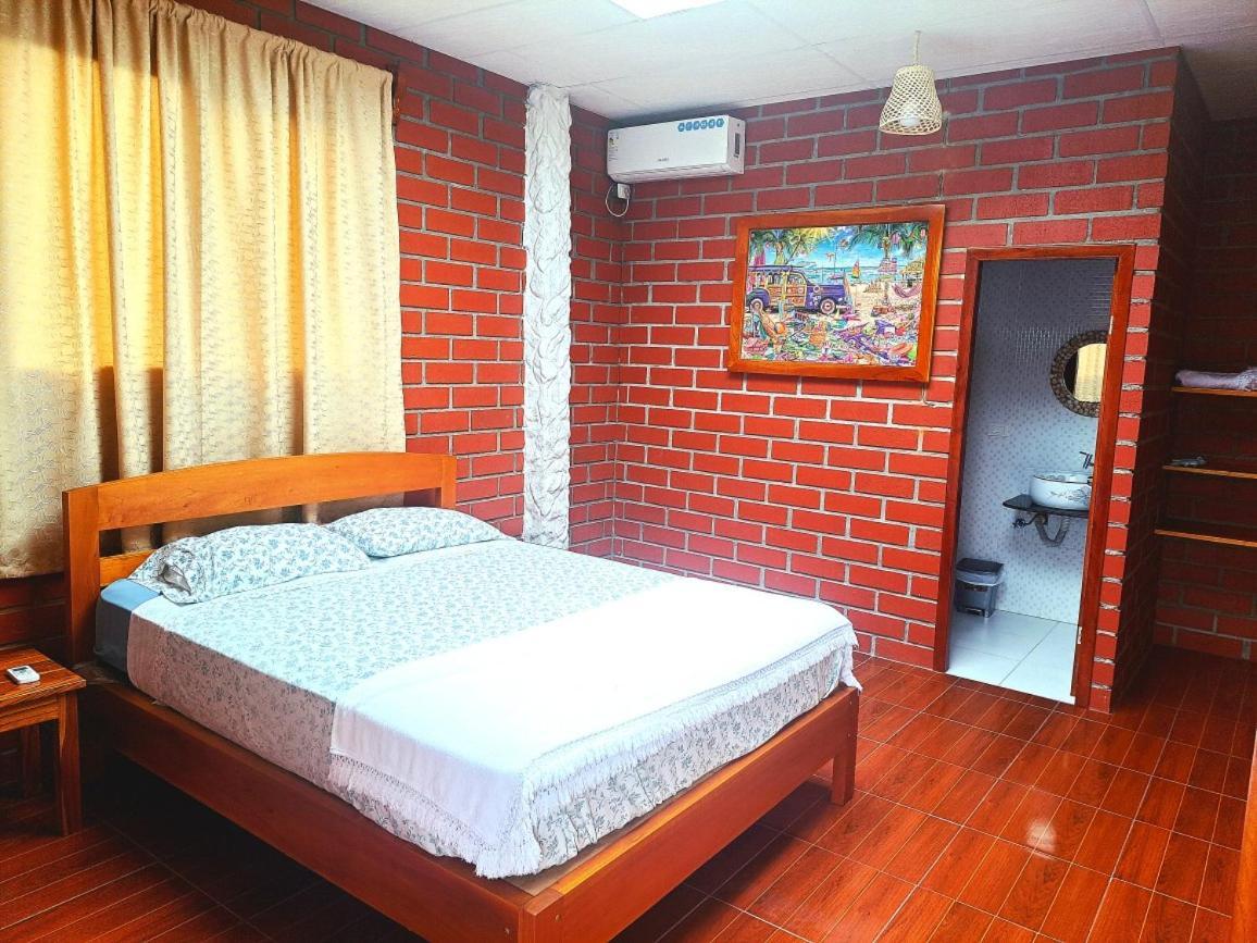 Marybutch Hotel Manglaralto Exterior photo